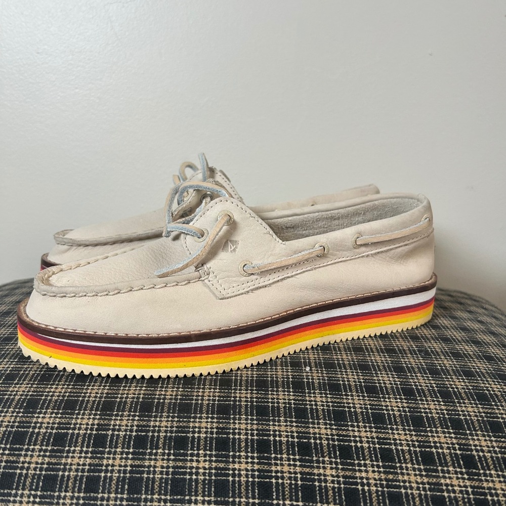 Sperry Top Sider Womens Boat‎ Shoes Beige Leather Rainbow Striped Sole Size 6.5
